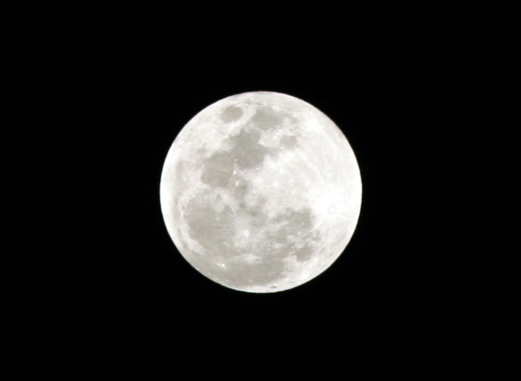 52年來月亮最圓最大的元宵月